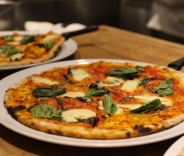 il fornello margherita cheese pizza