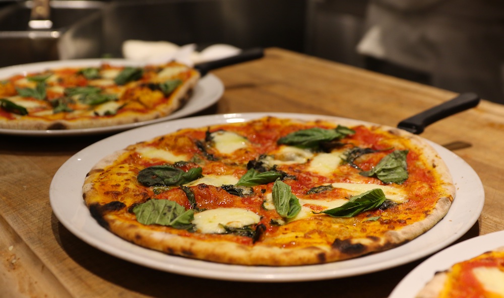 il fornello margherita cheese pizza